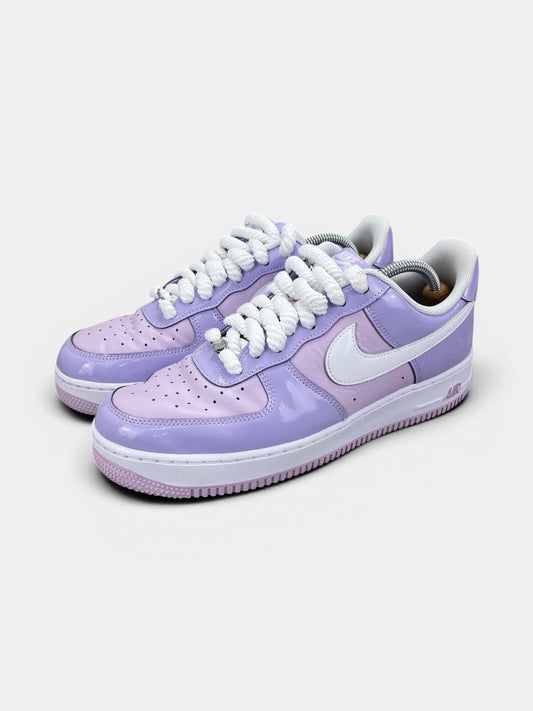 Nike Air Force 1 Low Hydrangeas — buty sportowe męskie w bardzo dobrym stanie rozmiar 42.5, widok z boku