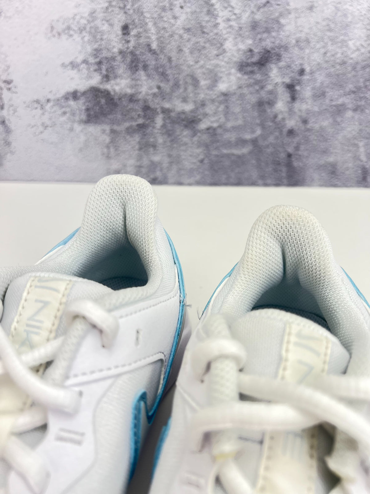 Nike Legend Essential 2, sneakersy damskie w bardzo dobrym stanie, rozmiar 36.5, ujęcie 12