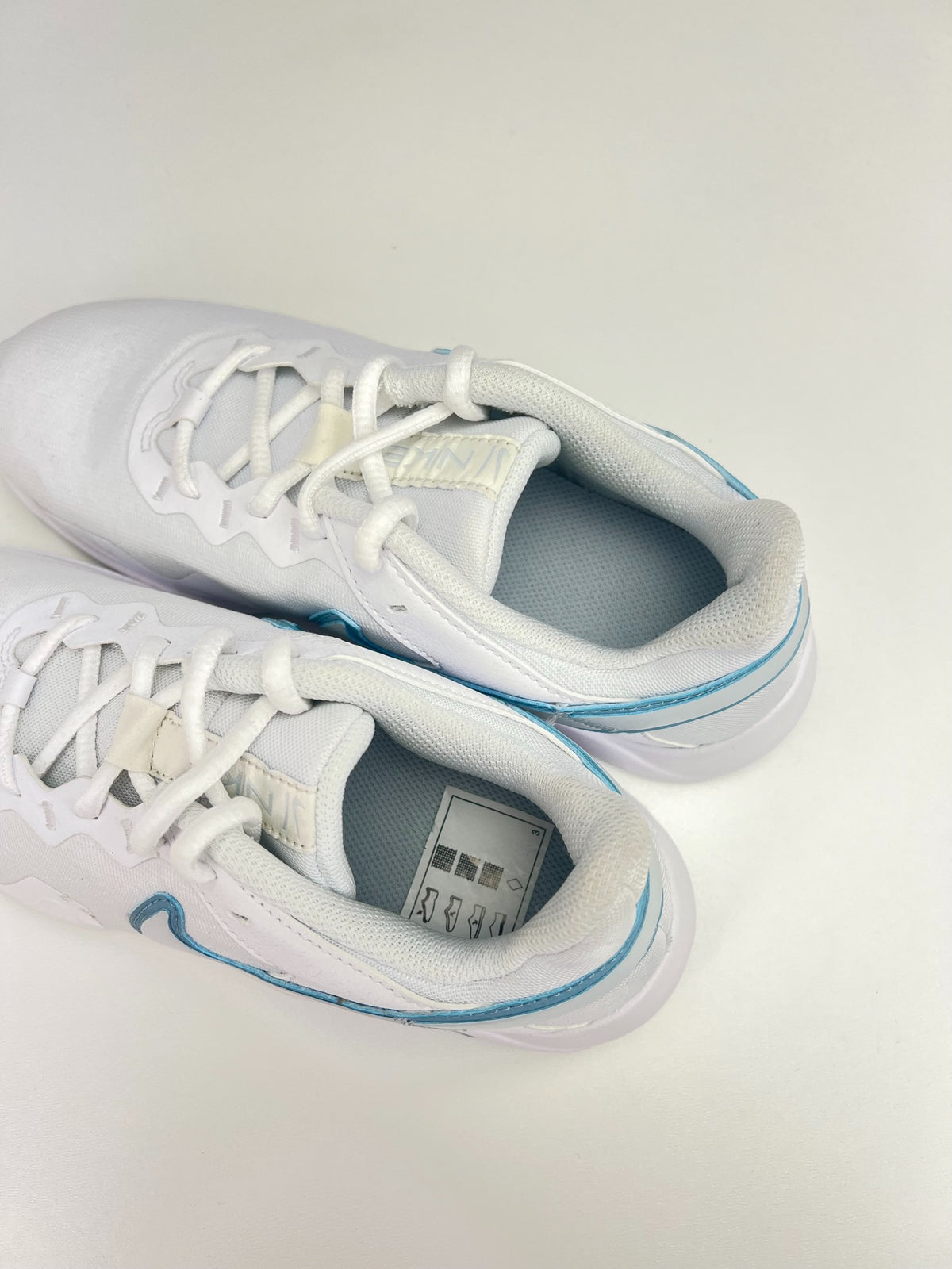 Nike Legend Essential 2, sneakersy damskie w bardzo dobrym stanie, rozmiar 36.5, ujęcie 13