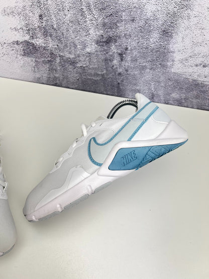 Nike Legend Essential 2, sneakersy damskie w bardzo dobrym stanie, rozmiar 36.5, ujęcie 4