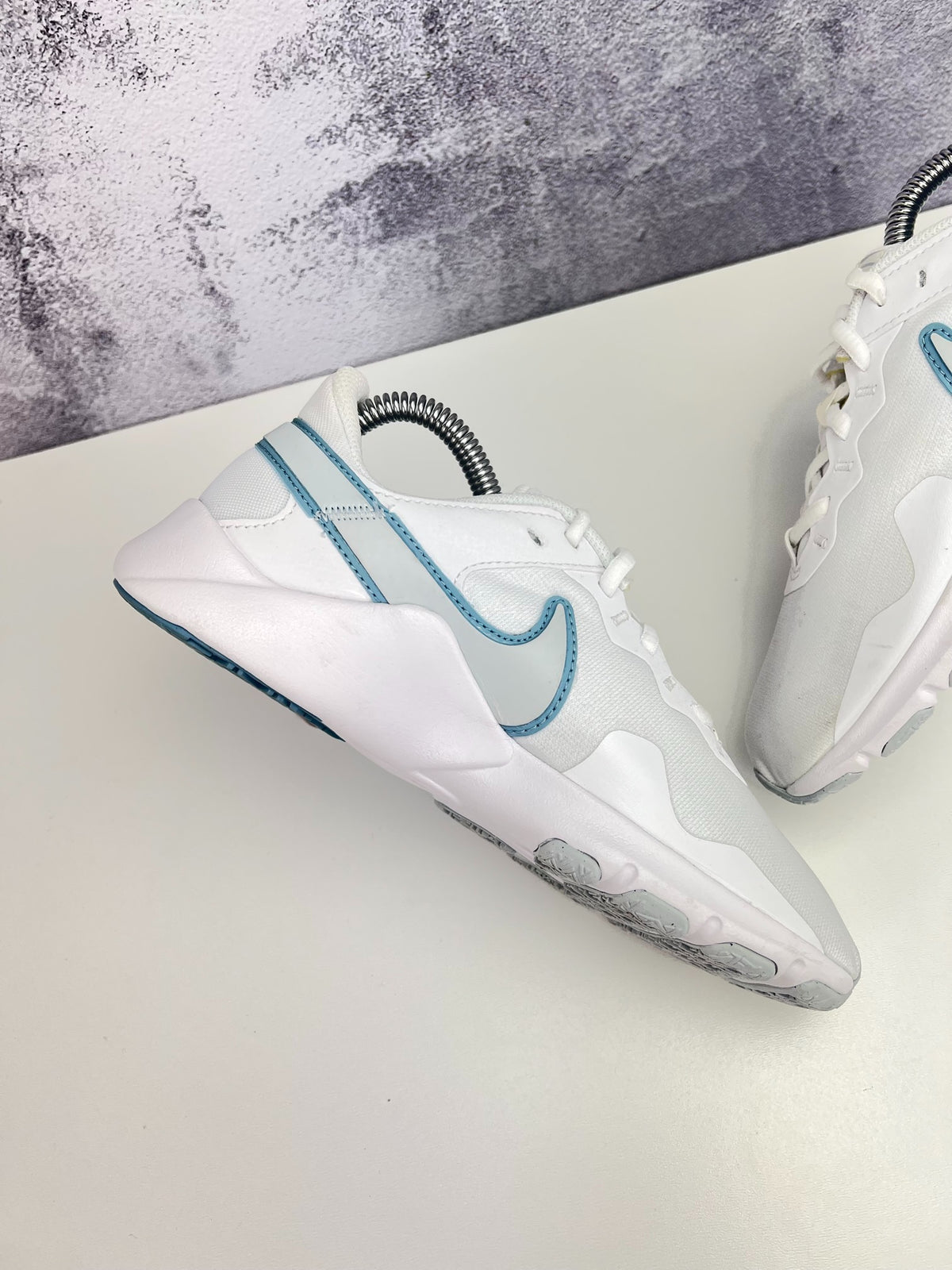 Nike Legend Essential 2, sneakersy damskie w bardzo dobrym stanie, rozmiar 36.5, ujęcie 7