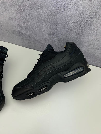 Nike Air Max 95 OG Black, sneakersy męskie w bardzo dobrym stanie, rozmiar 44, ujęcie 5