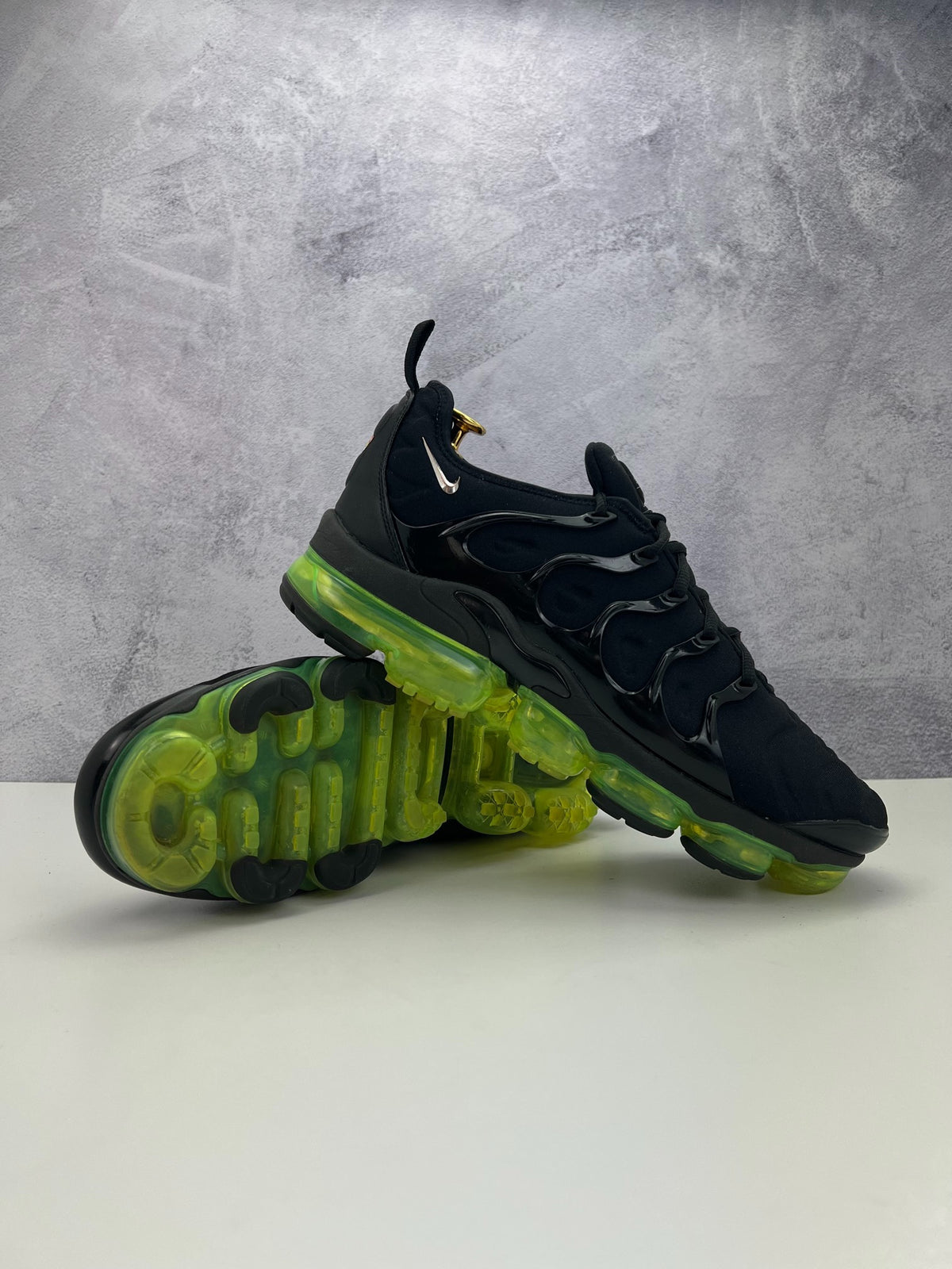 Nike Air VaporMax Plus Black Volt, sneakersy męskie w bardzo dobrym stanie, rozmiar 44, ujęcie 16