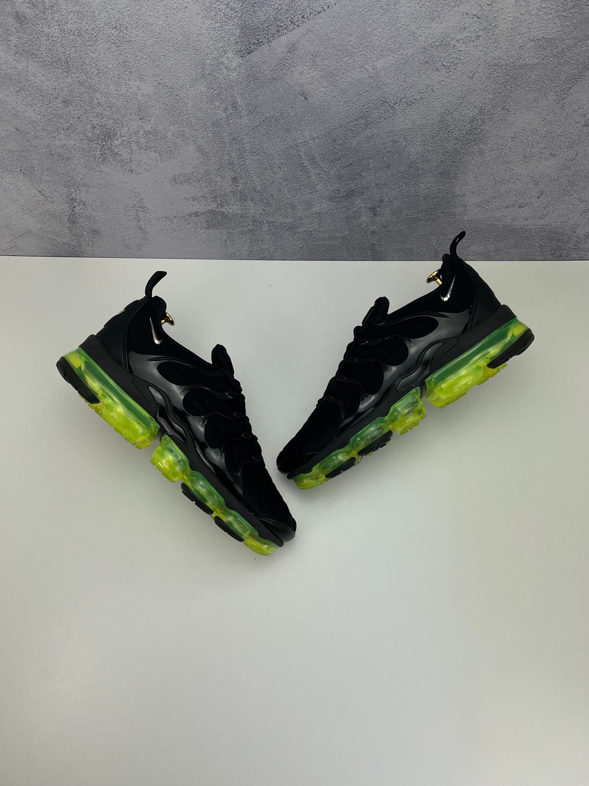 Nike Air VaporMax Plus Black Volt, sneakersy męskie w bardzo dobrym stanie, rozmiar 44, ujęcie 3