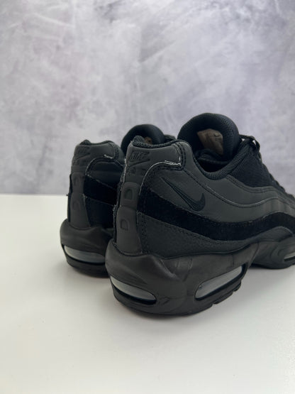 Nike Air Max 95 Essential Triple Black, sneakersy męskie w bardzo dobrym stanie, rozmiar 44, ujęcie 10