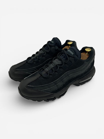 Nike Air Max 95 Essential Triple Black, sneakersy męskie w bardzo dobrym stanie, rozmiar 44