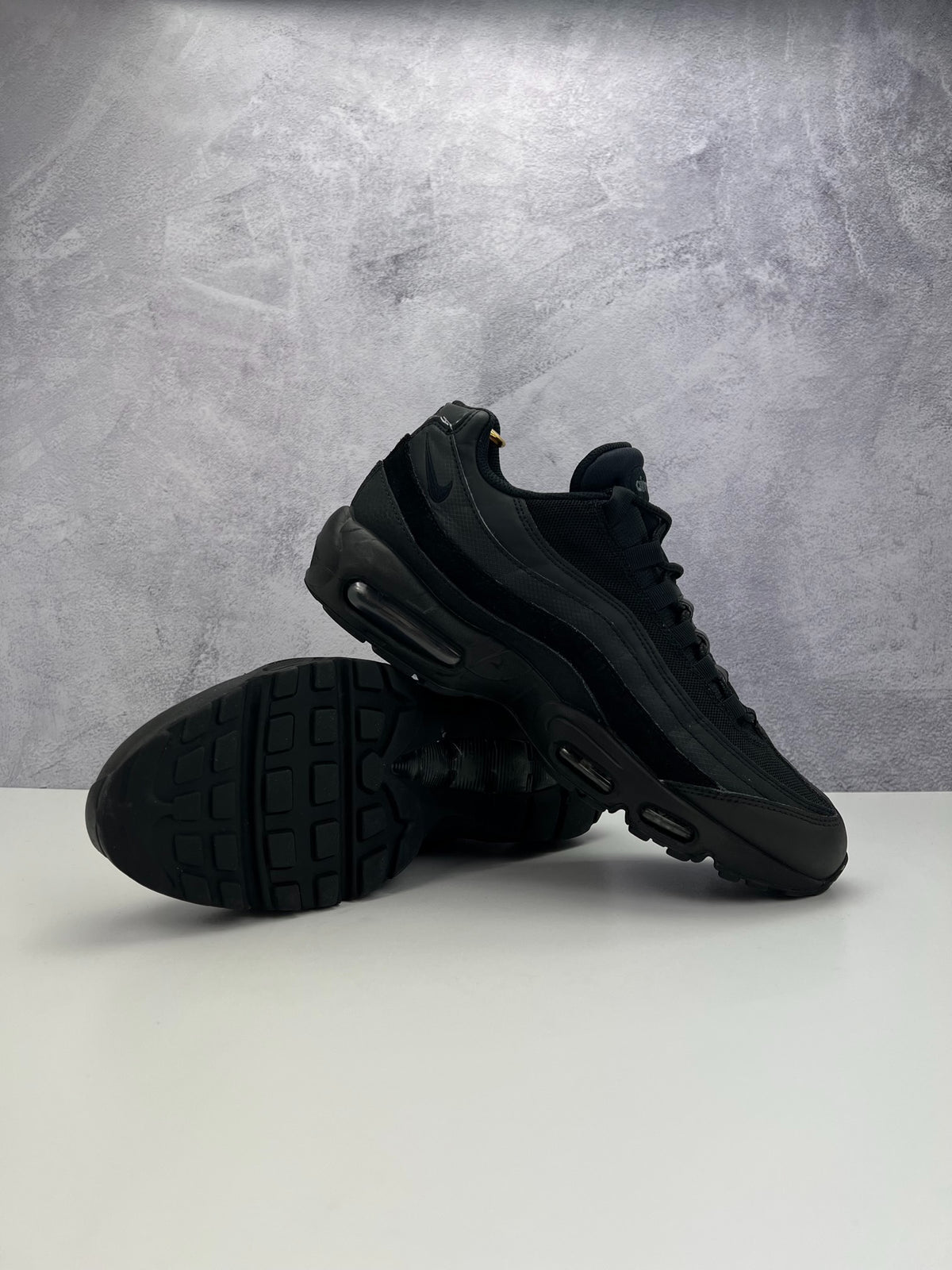 Nike Air Max 95 Essential Triple Black, sneakersy męskie w bardzo dobrym stanie, rozmiar 44, ujęcie 15