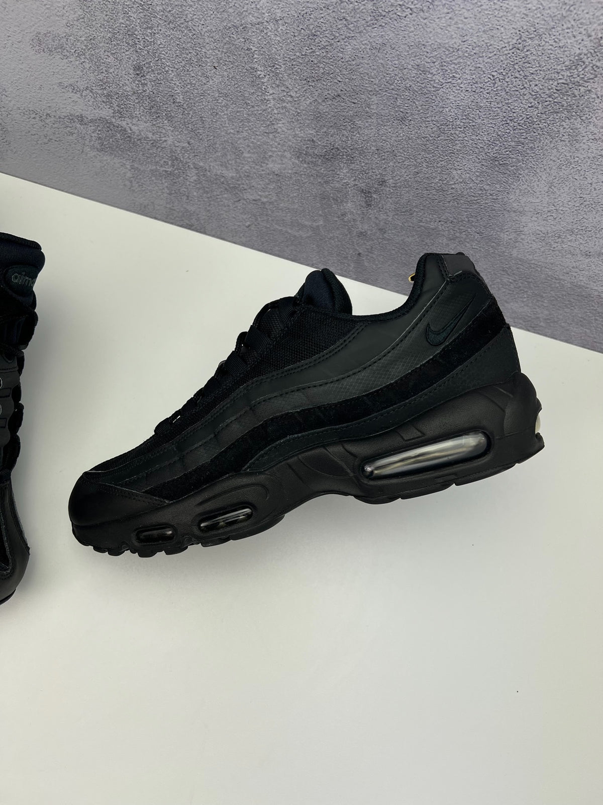 Nike Air Max 95 Essential Triple Black, sneakersy męskie w bardzo dobrym stanie, rozmiar 44, ujęcie 5