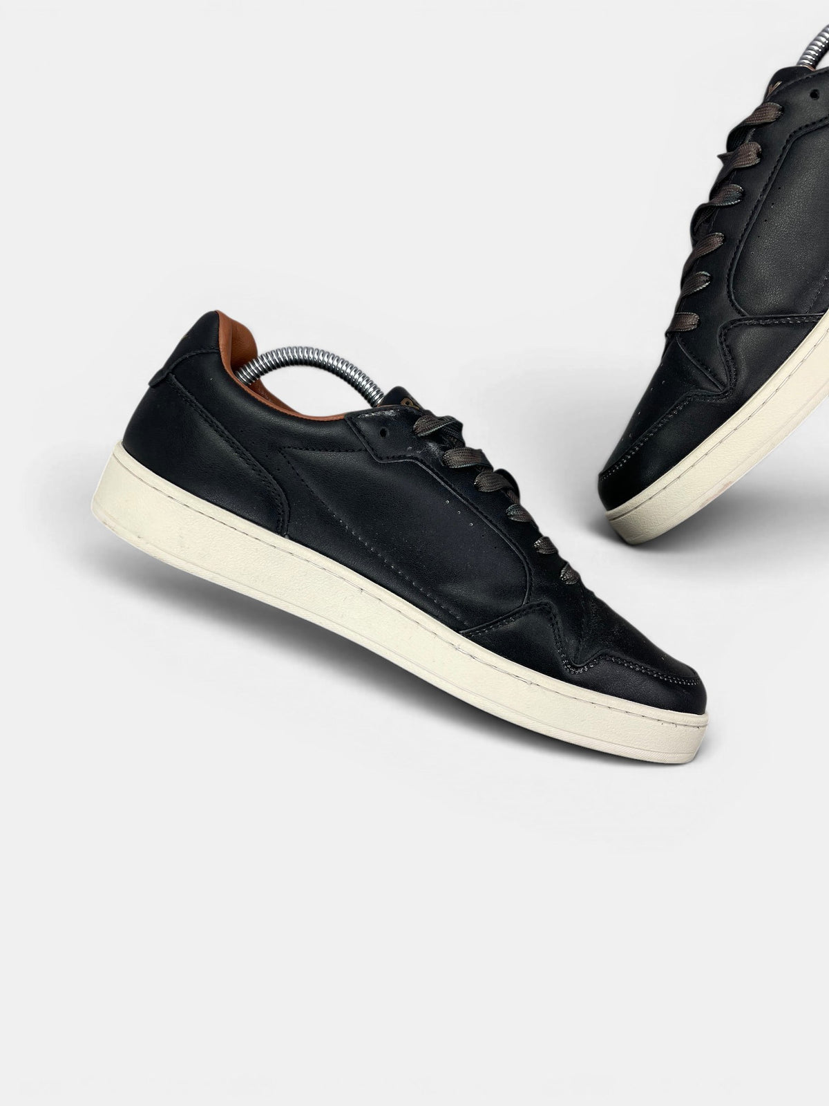 Replay Sneakers — buty sportowe męskie w bardzo dobrym stanie rozmiar 43, wewnętrzny panel lewego buta