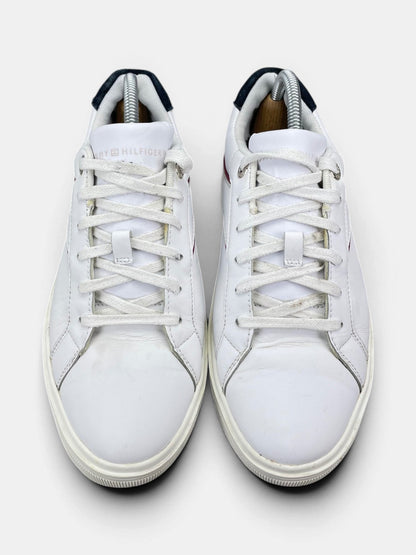 Tommy Hilfiger Sneakers — buty sportowe damskie w bardzo dobrym stanie rozmiar 39, widok z góry
