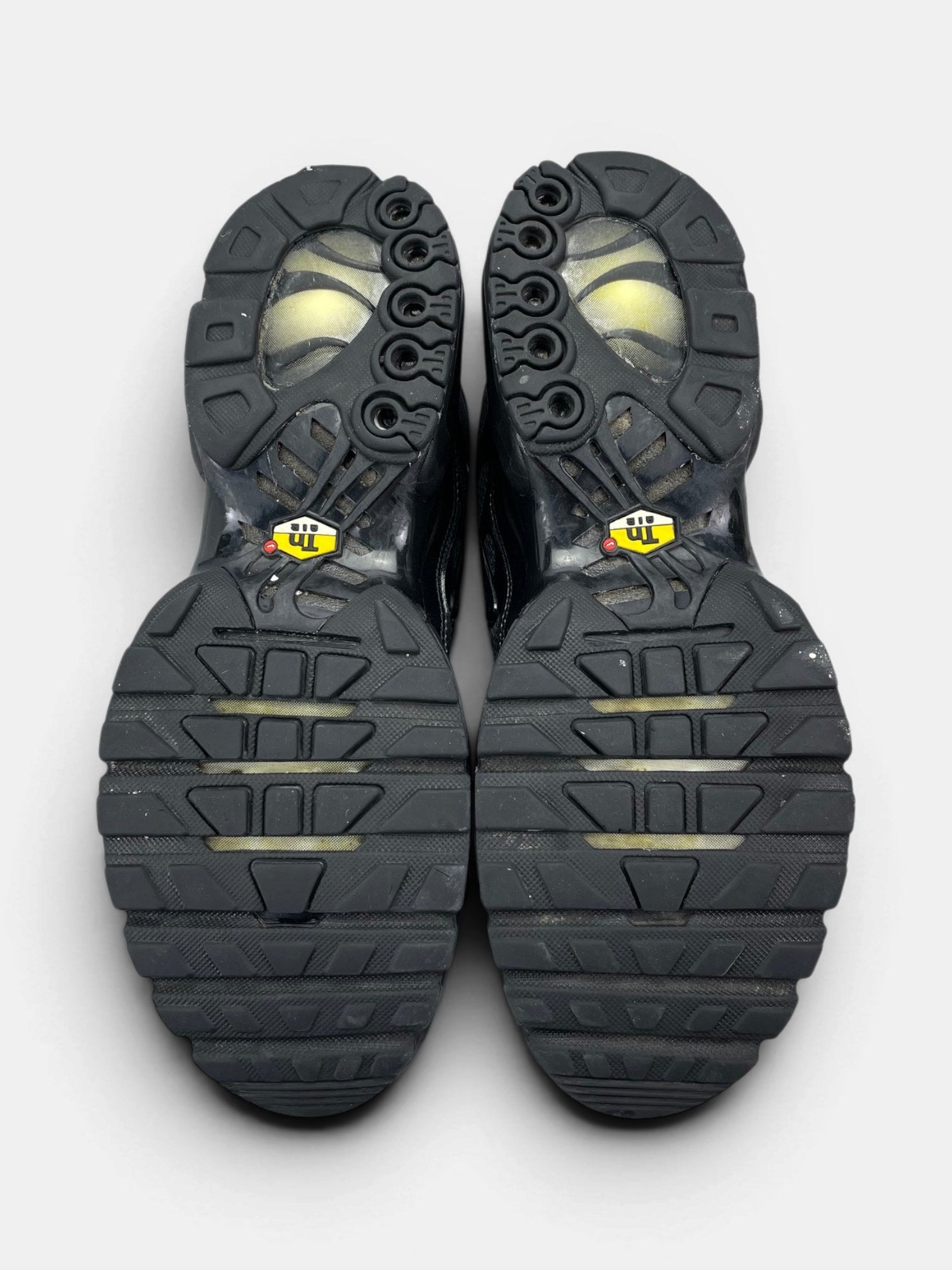 Nike Air Max Plus Triple Black — buty sportowe męskie w dobrym stanie rozmiar 44.5, podeszwa