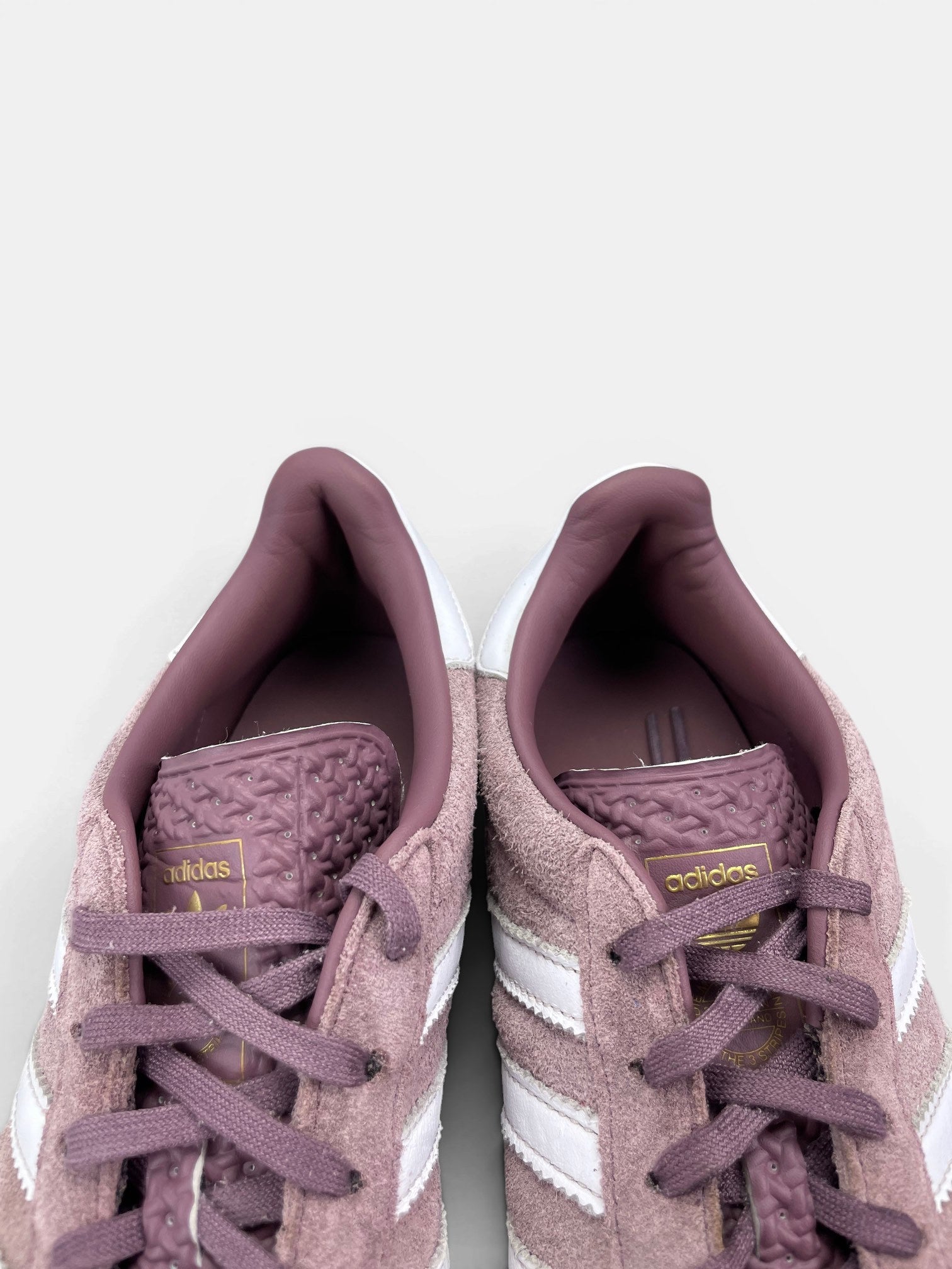 Adidas Gazelle Indoor — buty sportowe męskie w bardzo dobrym stanie rozmiar 40 2/3, zapiętki butów