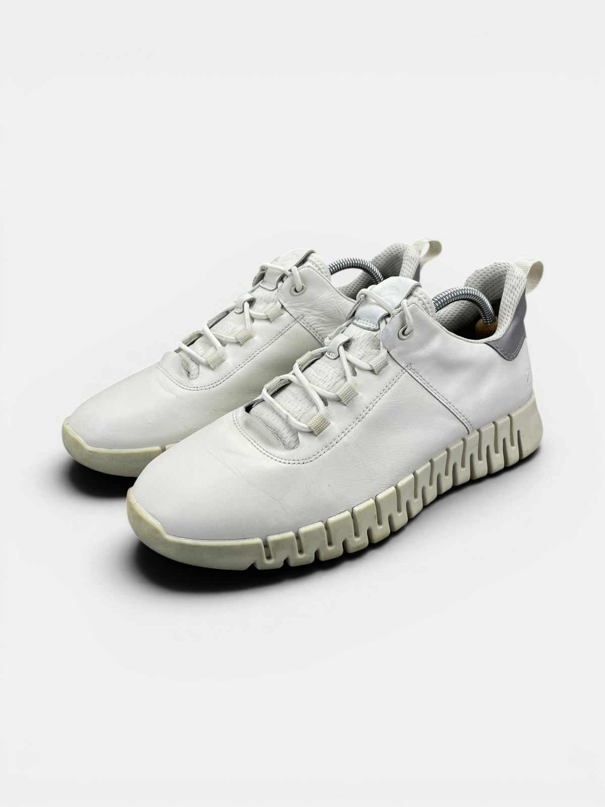 Ecco Leather Sneakers — buty sportowe męskie w bardzo dobrym stanie rozmiar 41, widok z boku