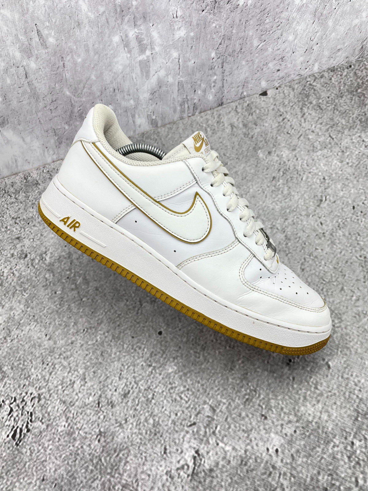 Nike Air Force 1 '07 White Bronzine, sneakersy męskie w bardzo dobrym stanie, rozmiar 44.5, ujęcie 4