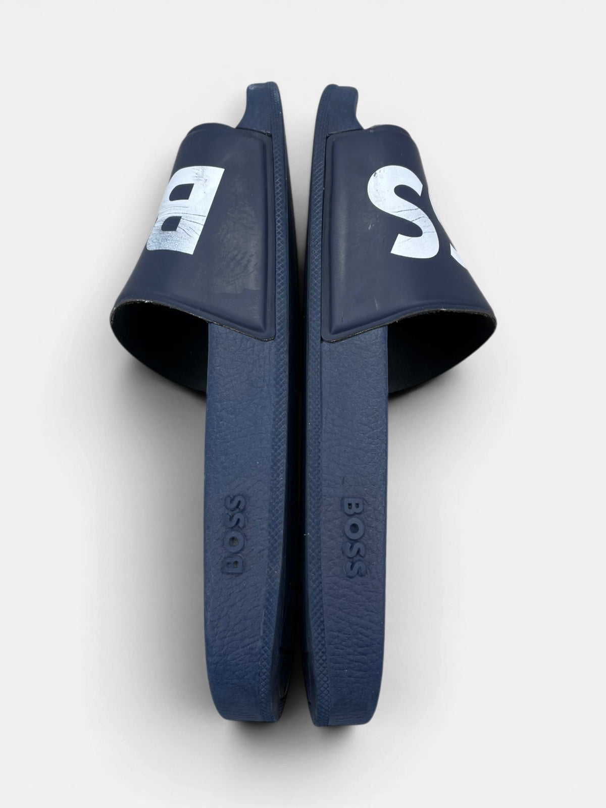 Hugo Boss Boss Slippers — klapki męskie w bardzo dobrym stanie rozmiar 42, boczny profil
