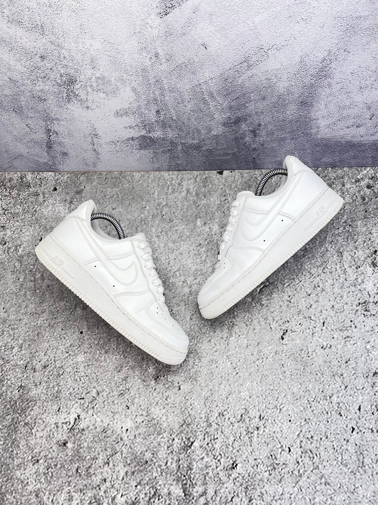 Nike Air Force 1 Low Triple White, sneakersy damskie w bardzo dobrym stanie, rozmiar 38.5, ujęcie 13