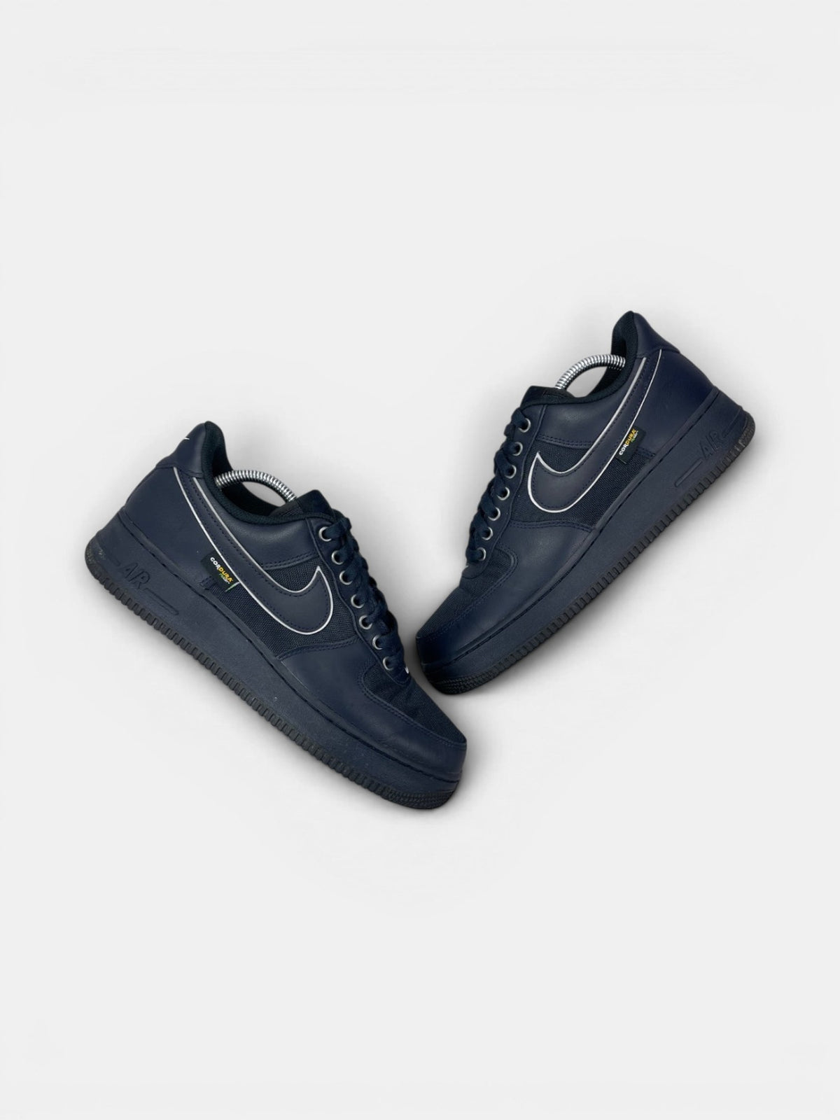 Nike Air Force 1 Low CorDura Dark Obsidian — buty sportowe męskie w bardzo dobrym stanie rozmiar 42.5, widok z góry na zewnętrzną stronę butów