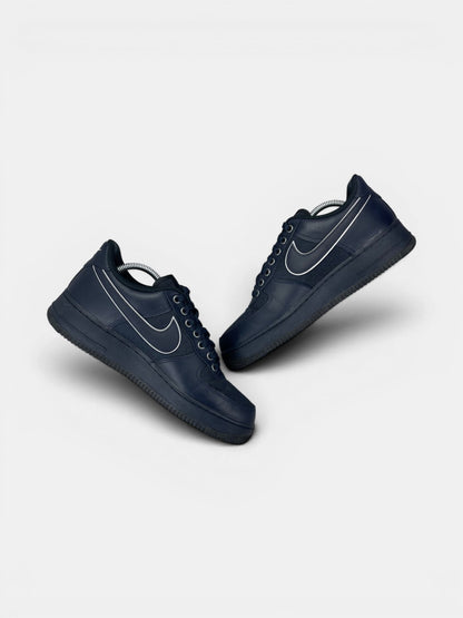 Nike Air Force 1 Low CorDura Dark Obsidian — buty sportowe męskie w bardzo dobrym stanie rozmiar 42.5, zewnętrzny panel prawego buta