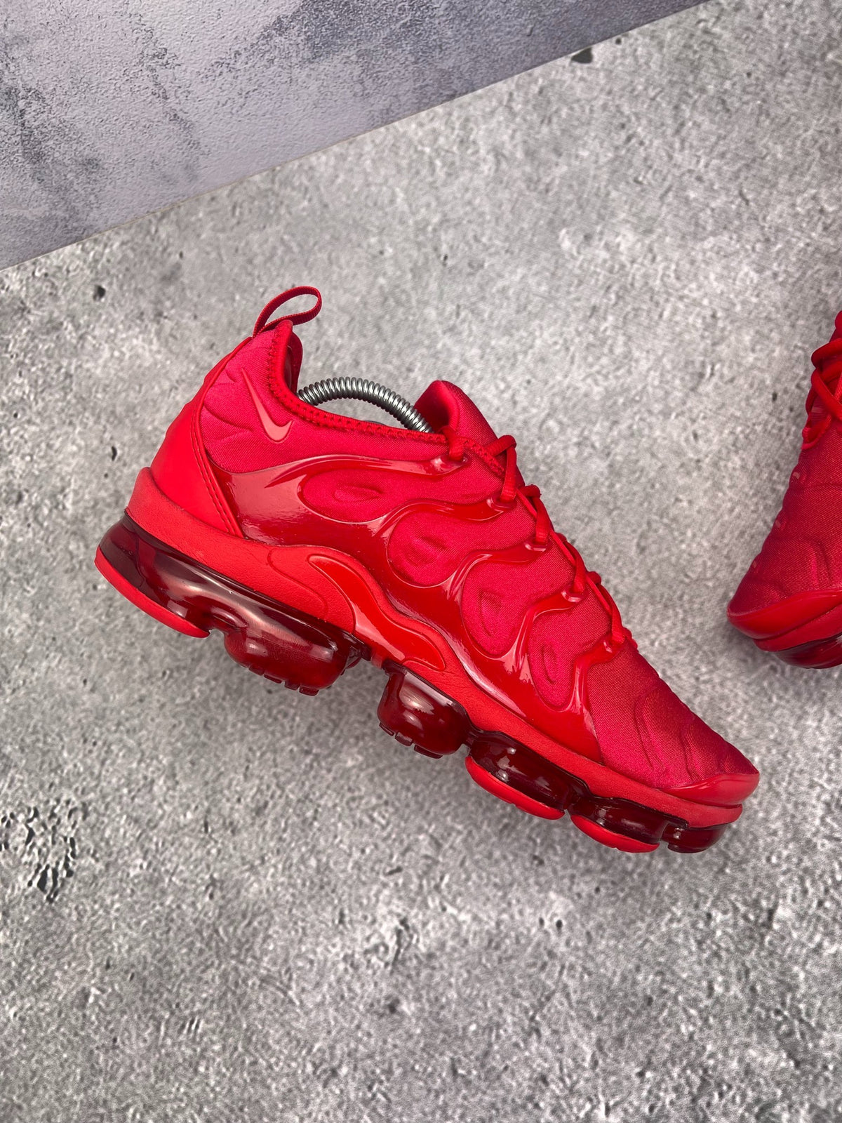 Nike Air VaporMax Plus Triple Red, sneakersy męskie w dobrym stanie, rozmiar 43, ujęcie 4