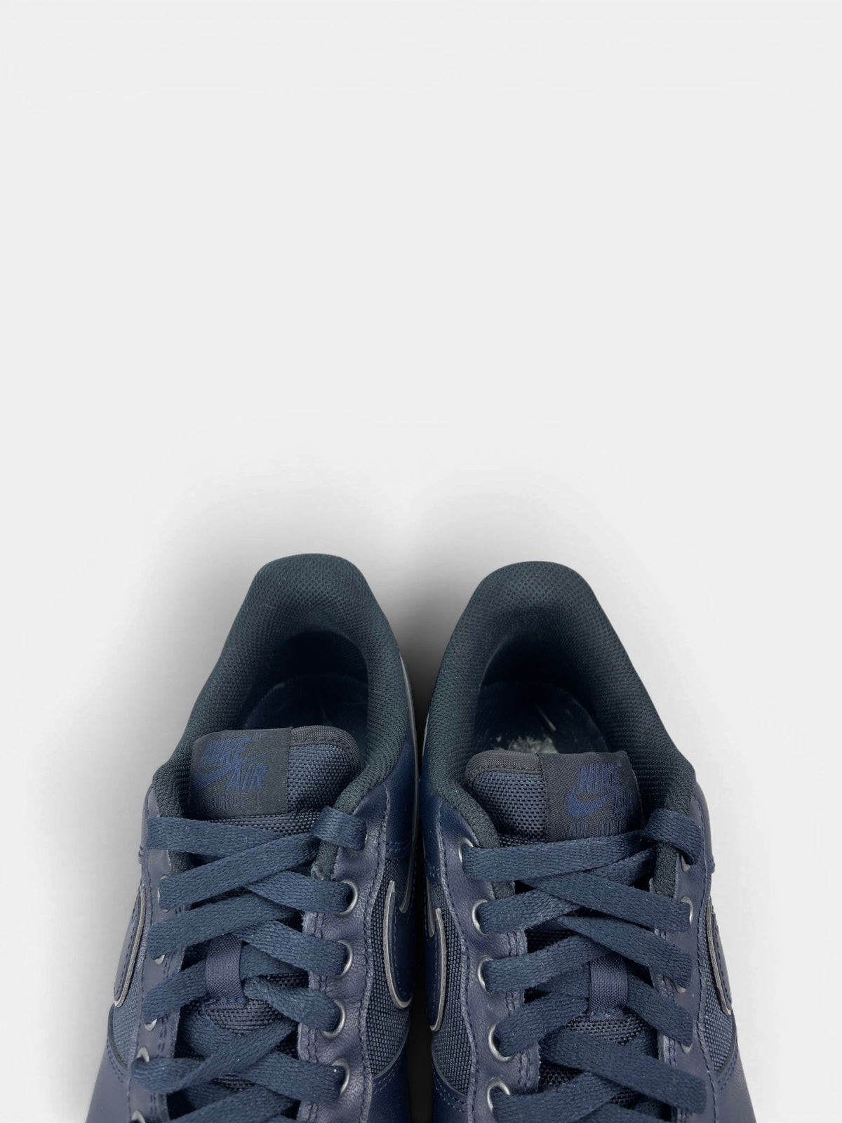 Nike Air Force 1 Low CorDura Dark Obsidian — buty sportowe męskie w bardzo dobrym stanie rozmiar 42.5, zapiętki butów