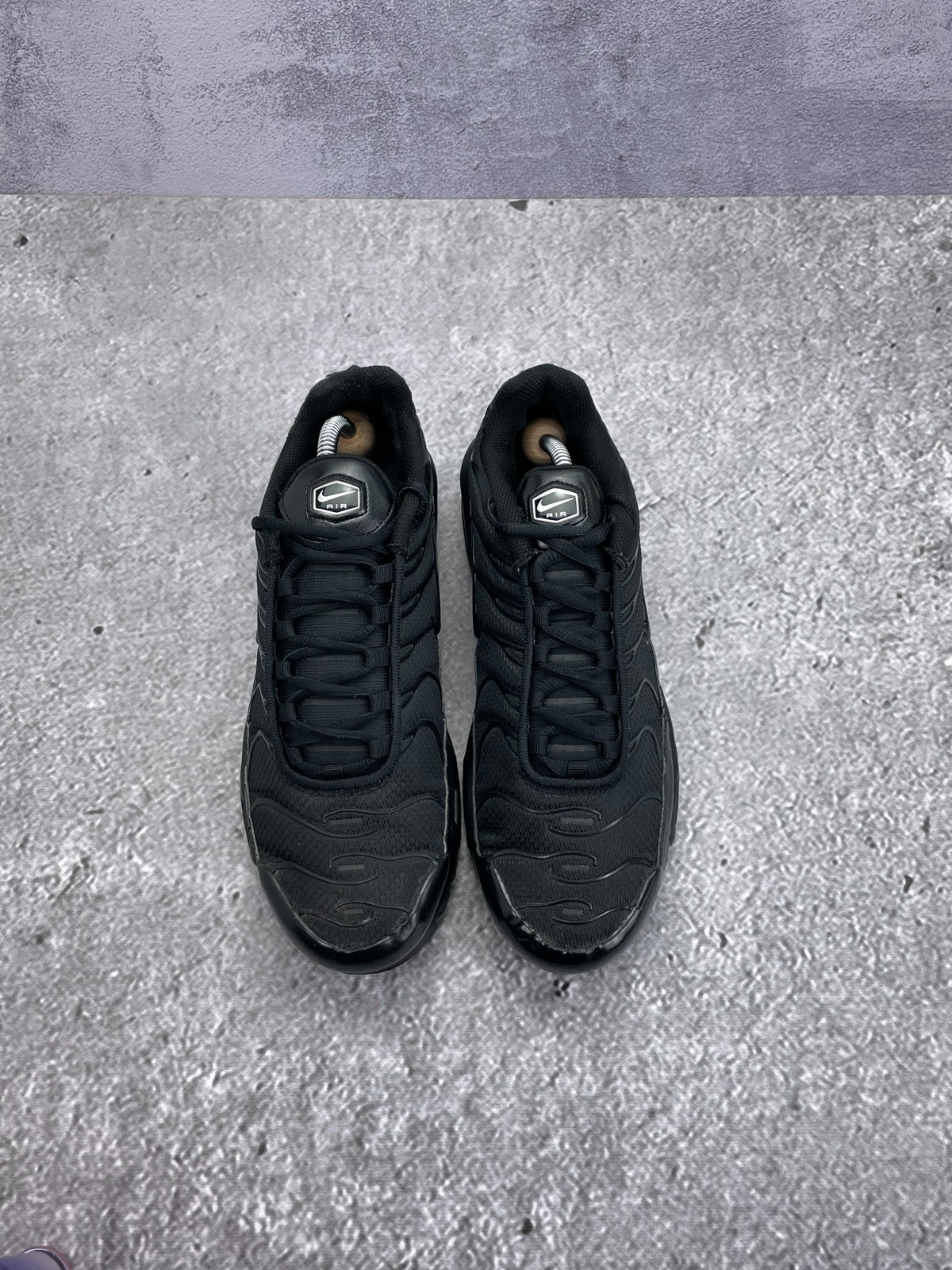 Nike Air Max Plus Triple Black, sneakersy męskie w bardzo dobrym stanie, rozmiar 43, ujęcie 11