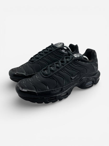 Nike Air Max Plus Triple Black, sneakersy męskie w bardzo dobrym stanie, rozmiar 43