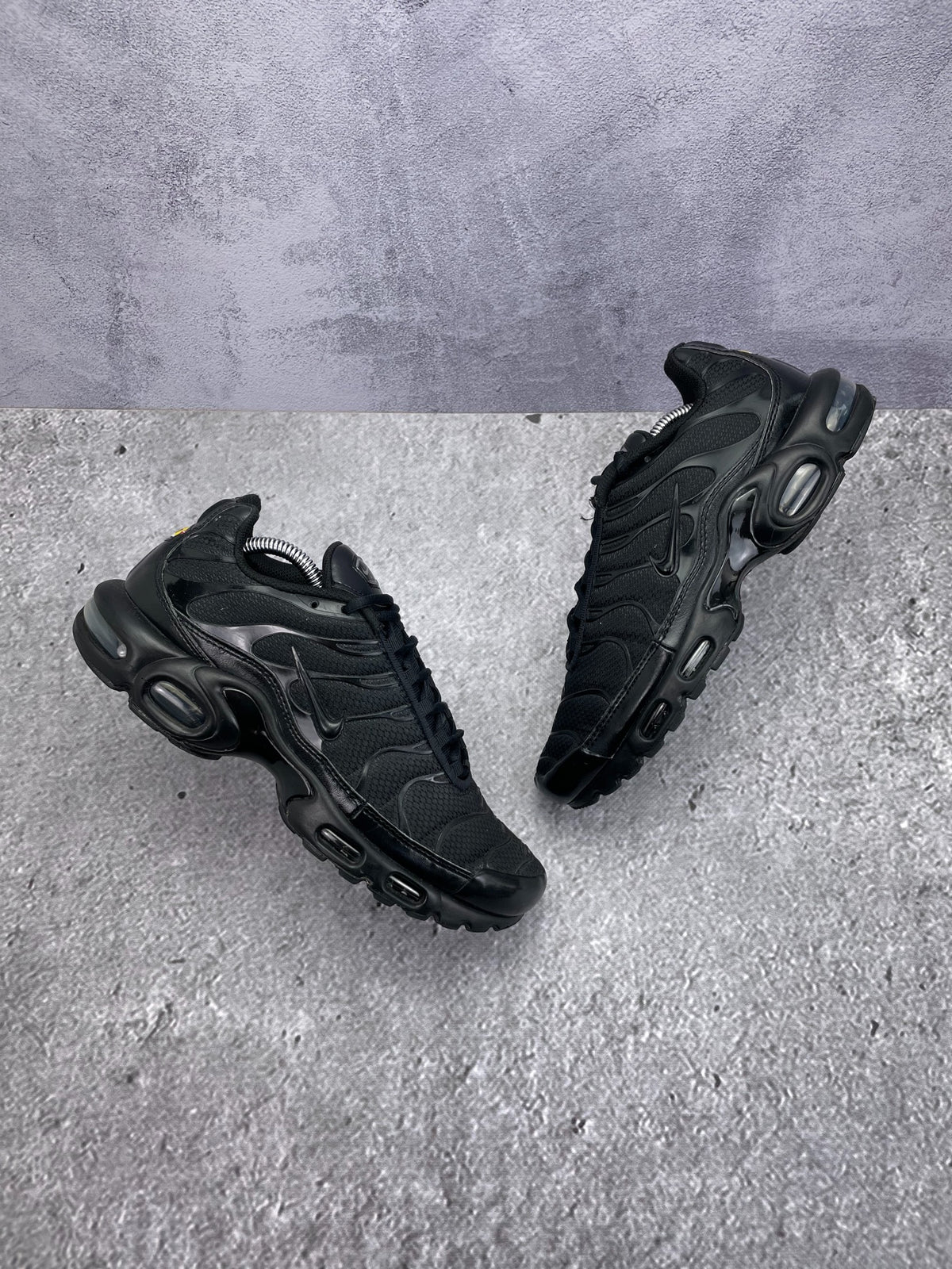 Nike Air Max Plus Triple Black, sneakersy męskie w bardzo dobrym stanie, rozmiar 43, ujęcie 3