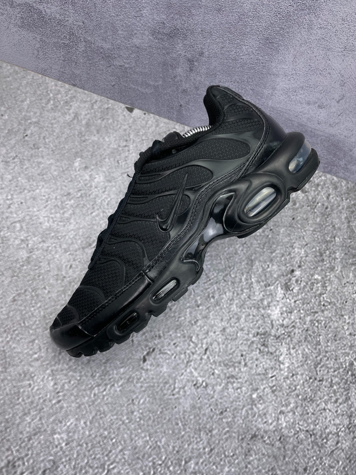 Nike Air Max Plus Triple Black, sneakersy męskie w bardzo dobrym stanie, rozmiar 43, ujęcie 5