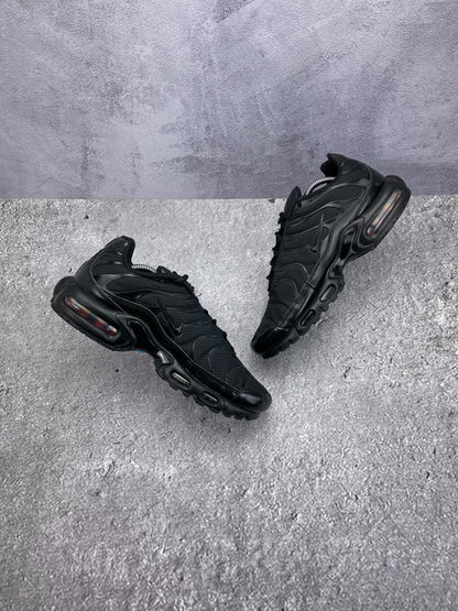 Nike Air Max Plus Triple Black, sneakersy męskie w bardzo dobrym stanie, rozmiar 43, ujęcie 6