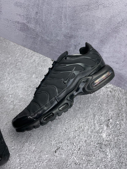 Nike Air Max Plus Triple Black, sneakersy męskie w bardzo dobrym stanie, rozmiar 43, ujęcie 7