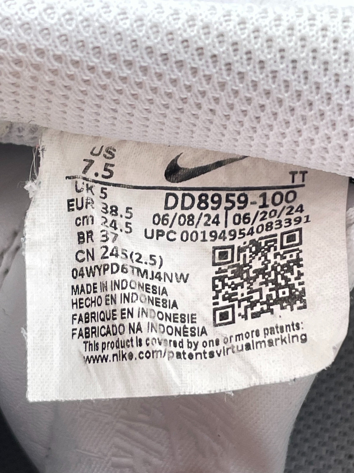 Nike Air Force 1 Low Triple White, sneakersy damskie w bardzo dobrym stanie, rozmiar 38.5, ujęcie 14