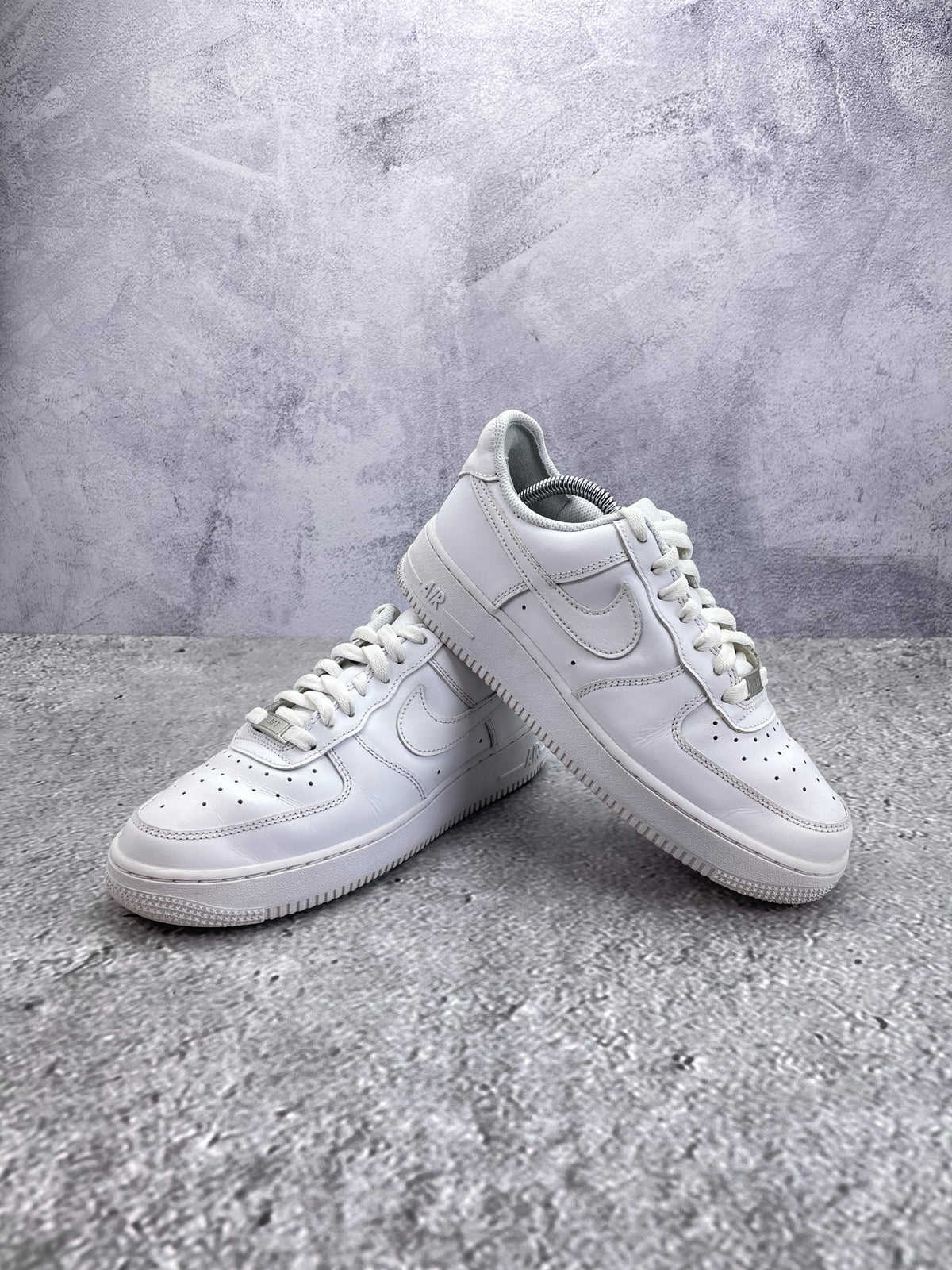 Nike Air Force 1 Low Triple White, sneakersy damskie w bardzo dobrym stanie, rozmiar 38.5, ujęcie 16
