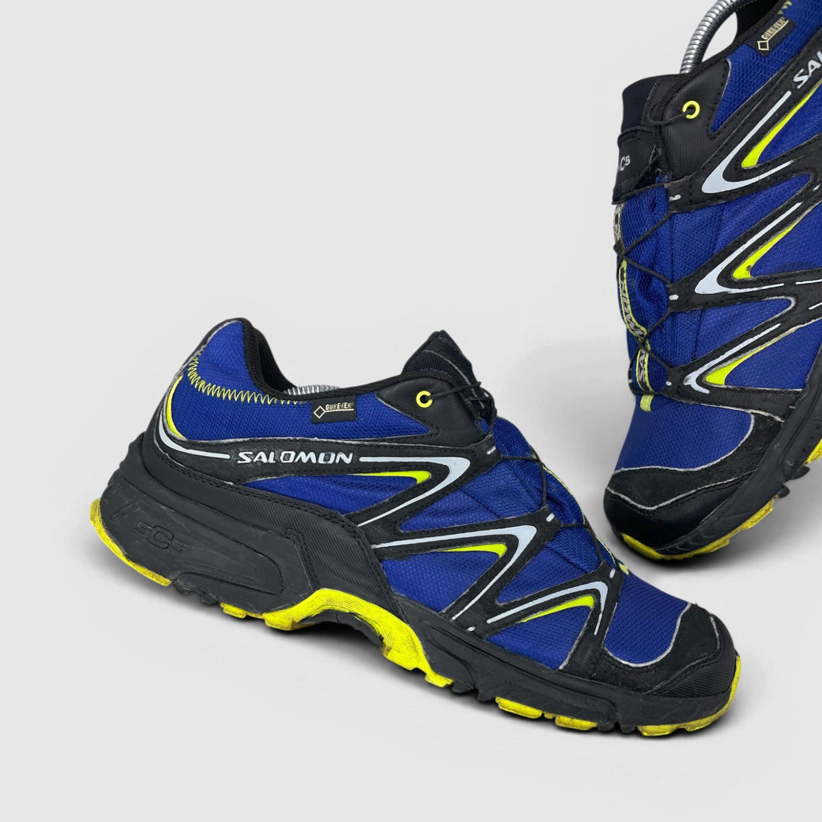 Salomon Speedcross Gore-Tex, buty sportowe męskie w bardzo dobrym stanie rozmiar 46.5, zewnętrzny panel lewego buta
