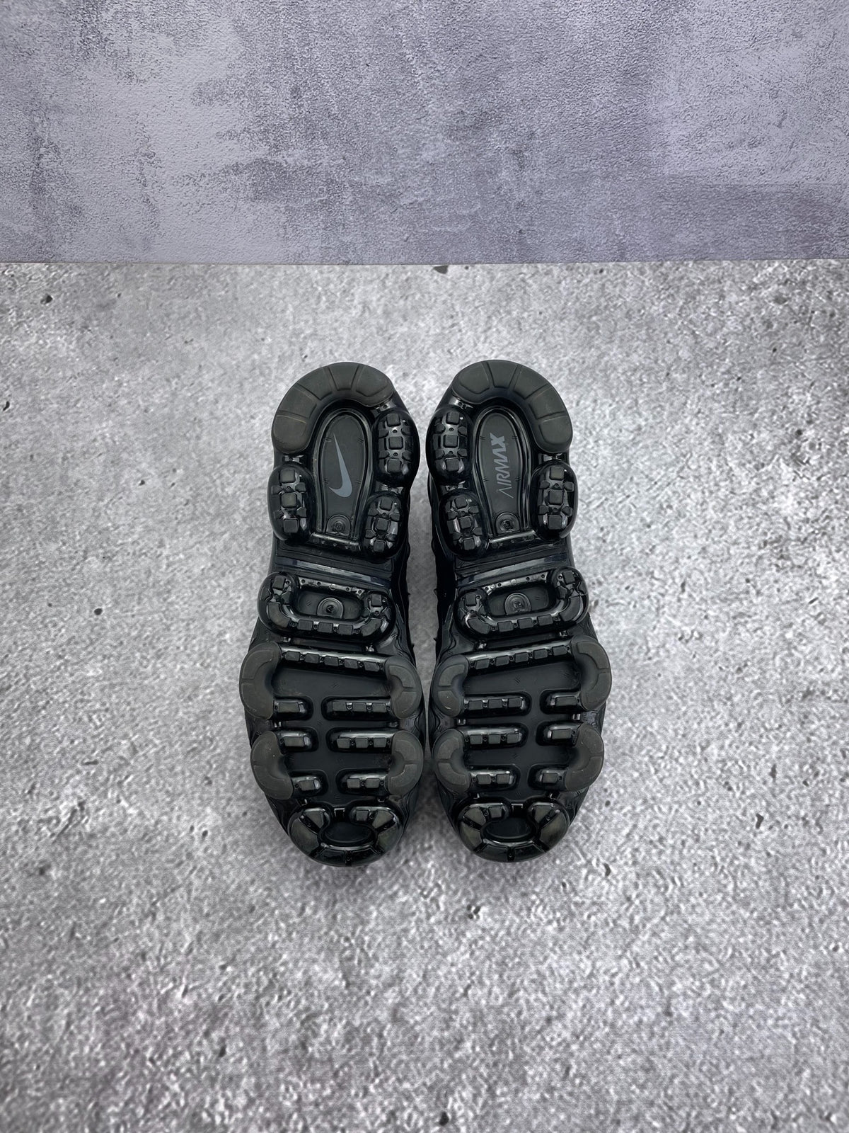 Nike Air VaporMax Plus Triple Black, sneakersy damskie w bardzo dobrym stanie, rozmiar 42, ujęcie 12