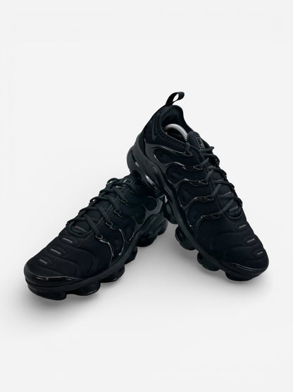 Nike Air VaporMax Plus Triple Black, sneakersy damskie w bardzo dobrym stanie, rozmiar 42, ujęcie 2