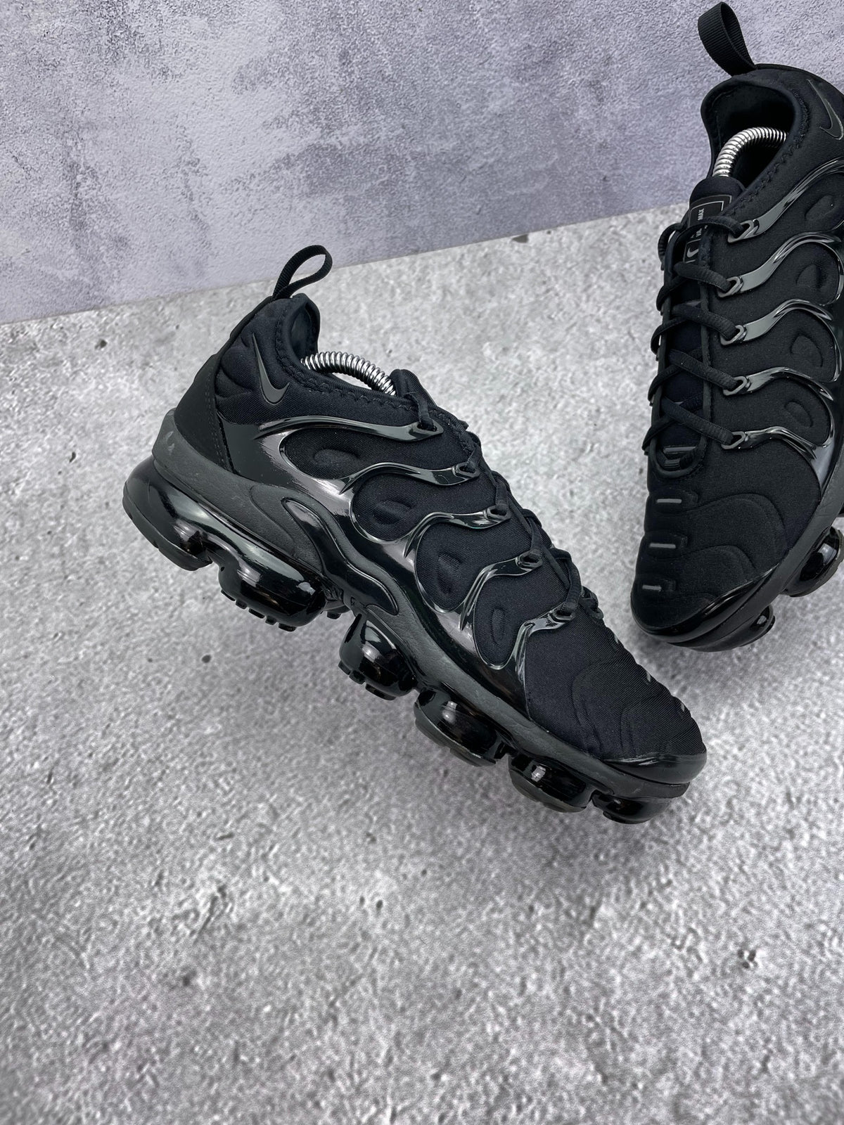 Nike Air VaporMax Plus Triple Black, sneakersy damskie w bardzo dobrym stanie, rozmiar 42, ujęcie 4