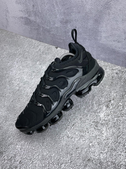 Nike Air VaporMax Plus Triple Black, sneakersy damskie w bardzo dobrym stanie, rozmiar 42, ujęcie 5