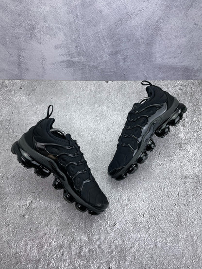 Nike Air VaporMax Plus Triple Black, sneakersy damskie w bardzo dobrym stanie, rozmiar 42, ujęcie 6