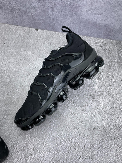Nike Air VaporMax Plus Triple Black, sneakersy damskie w bardzo dobrym stanie, rozmiar 42, ujęcie 7