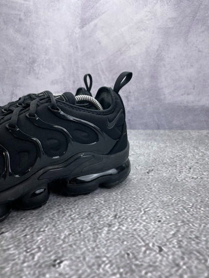 Nike Air VaporMax Plus Triple Black, sneakersy damskie w bardzo dobrym stanie, rozmiar 42, ujęcie 9