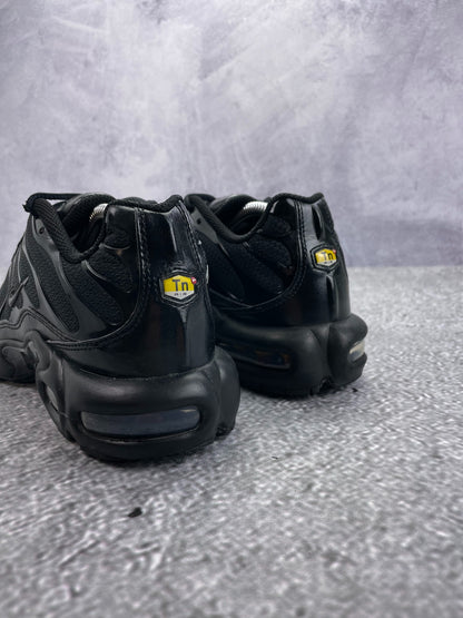 Nike Air Max Plus Triple Black, sneakersy męskie w bardzo dobrym stanie, rozmiar 41, ujęcie 10