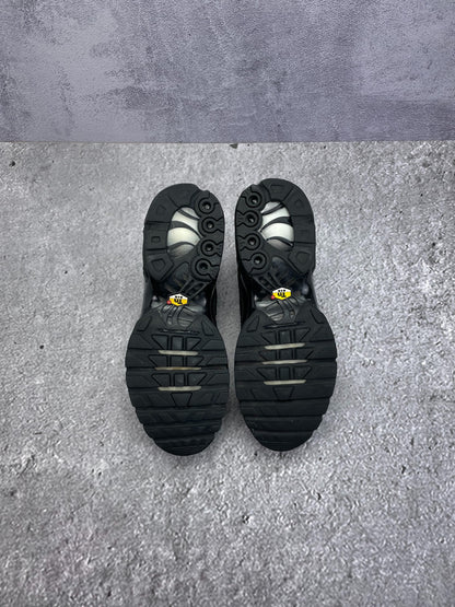 Nike Air Max Plus Triple Black, sneakersy męskie w bardzo dobrym stanie, rozmiar 41, ujęcie 12