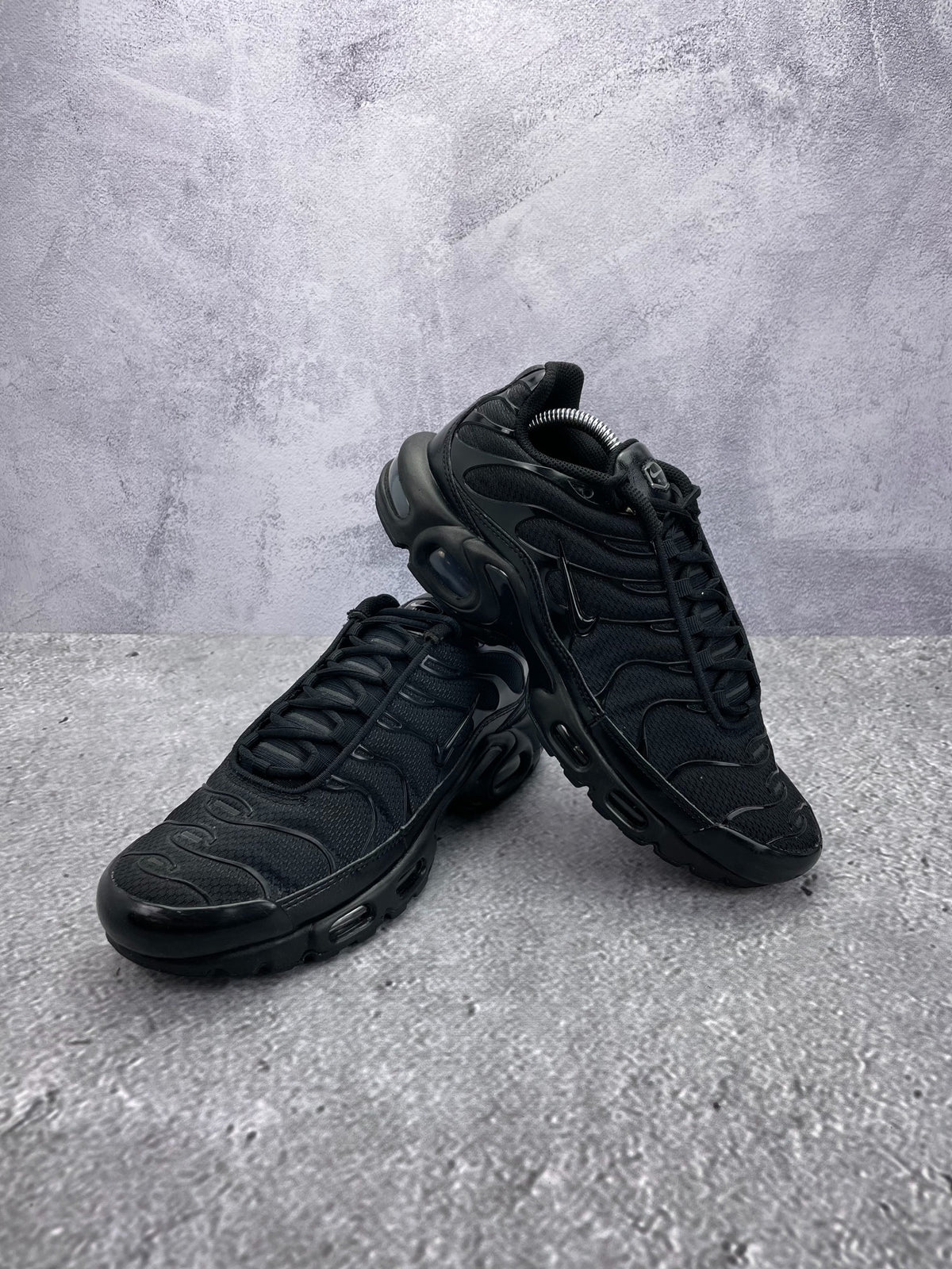 Nike Air Max Plus Triple Black, sneakersy męskie w bardzo dobrym stanie, rozmiar 41, ujęcie 16