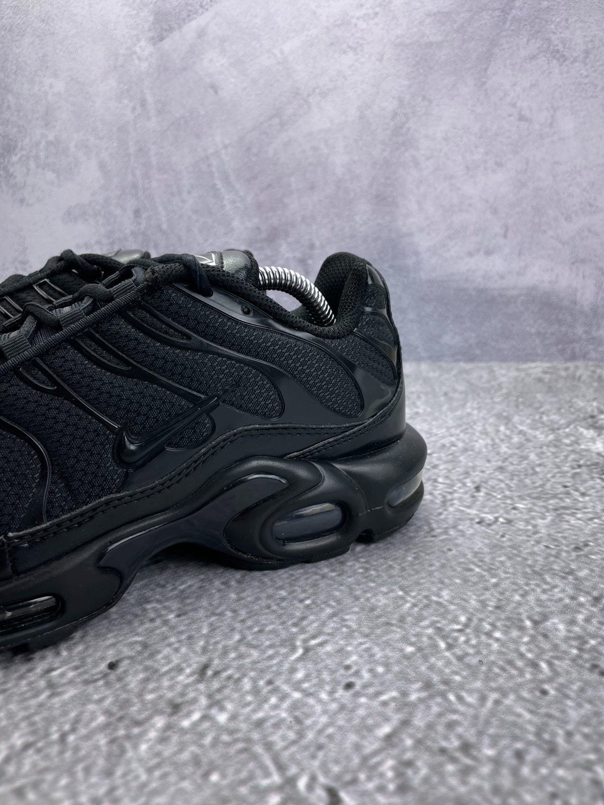 Nike Air Max Plus Triple Black, sneakersy męskie w bardzo dobrym stanie, rozmiar 41, ujęcie 9