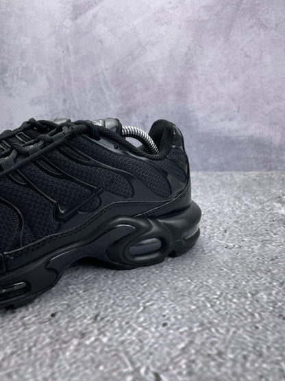 Nike Air Max Plus Triple Black, sneakersy męskie w bardzo dobrym stanie, rozmiar 41, ujęcie 9