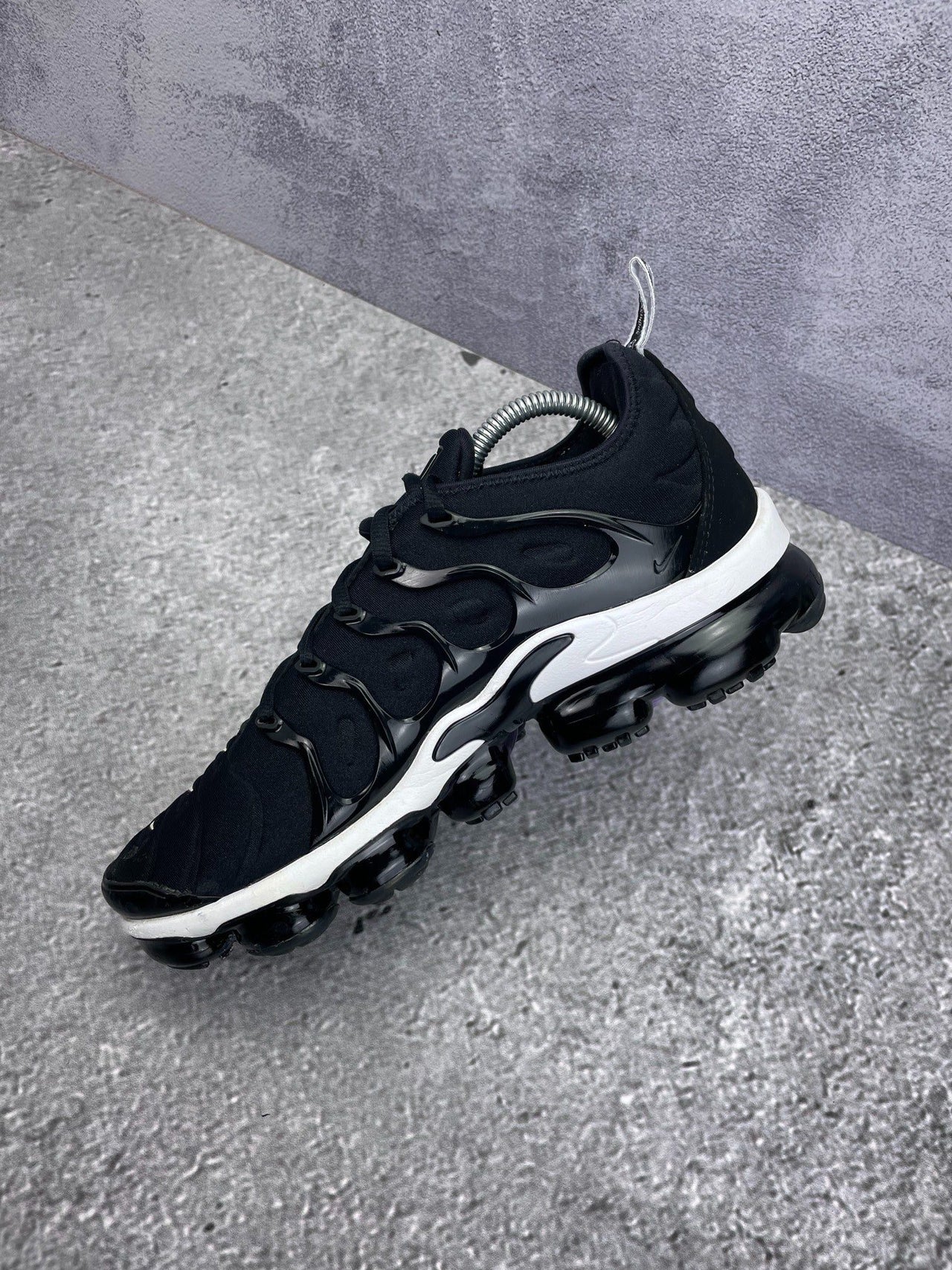 Nike Air VaporMax Plus Overbranding — buty sportowe męskie w bardzo dobrym stanie rozmiar 42.5, widok z góry
