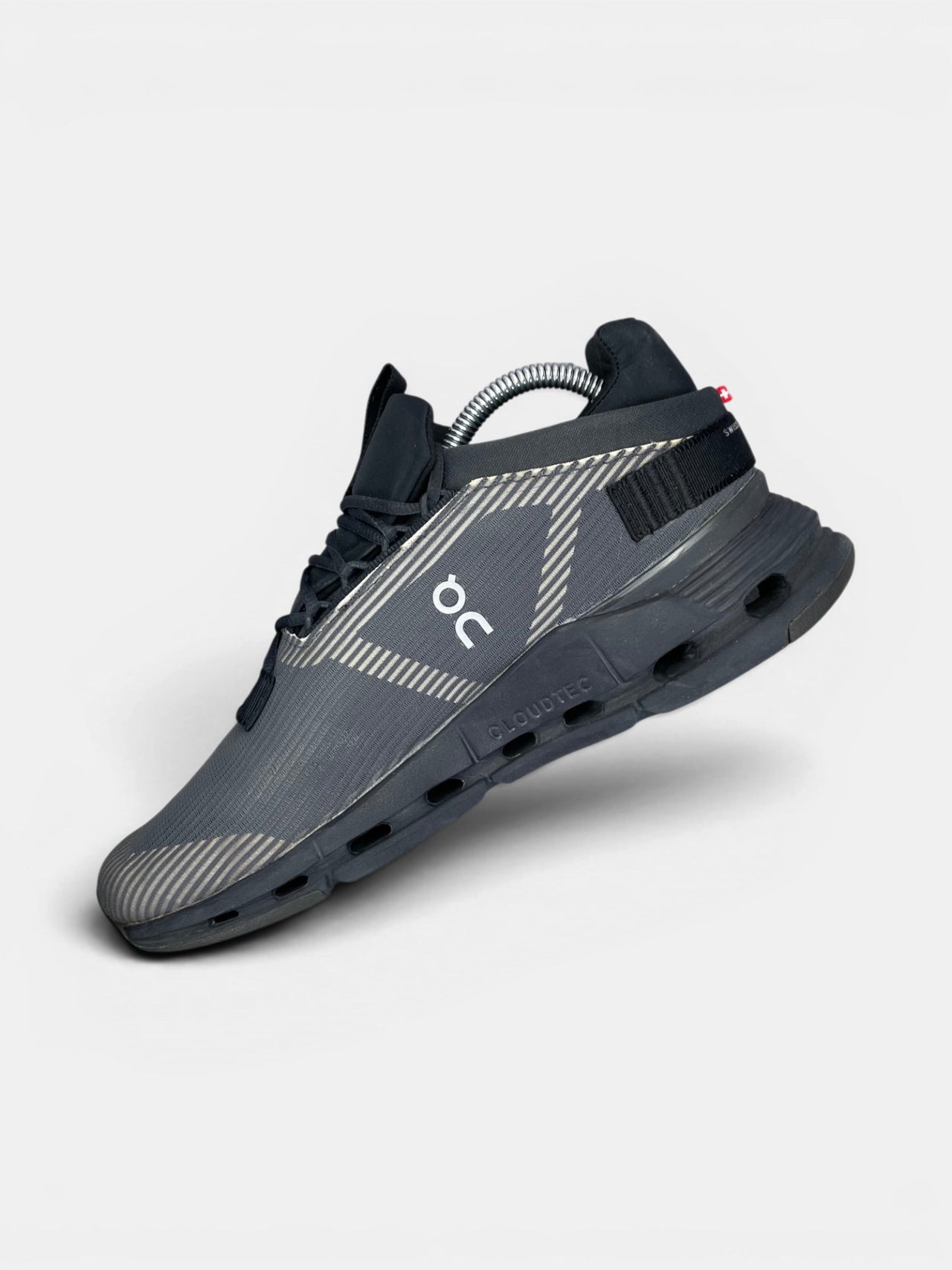 On Cloudnova Void Eclipse Undyed White — buty sportowe męskie w bardzo dobrym stanie rozmiar 41, wewnętrzny panel prawego buta