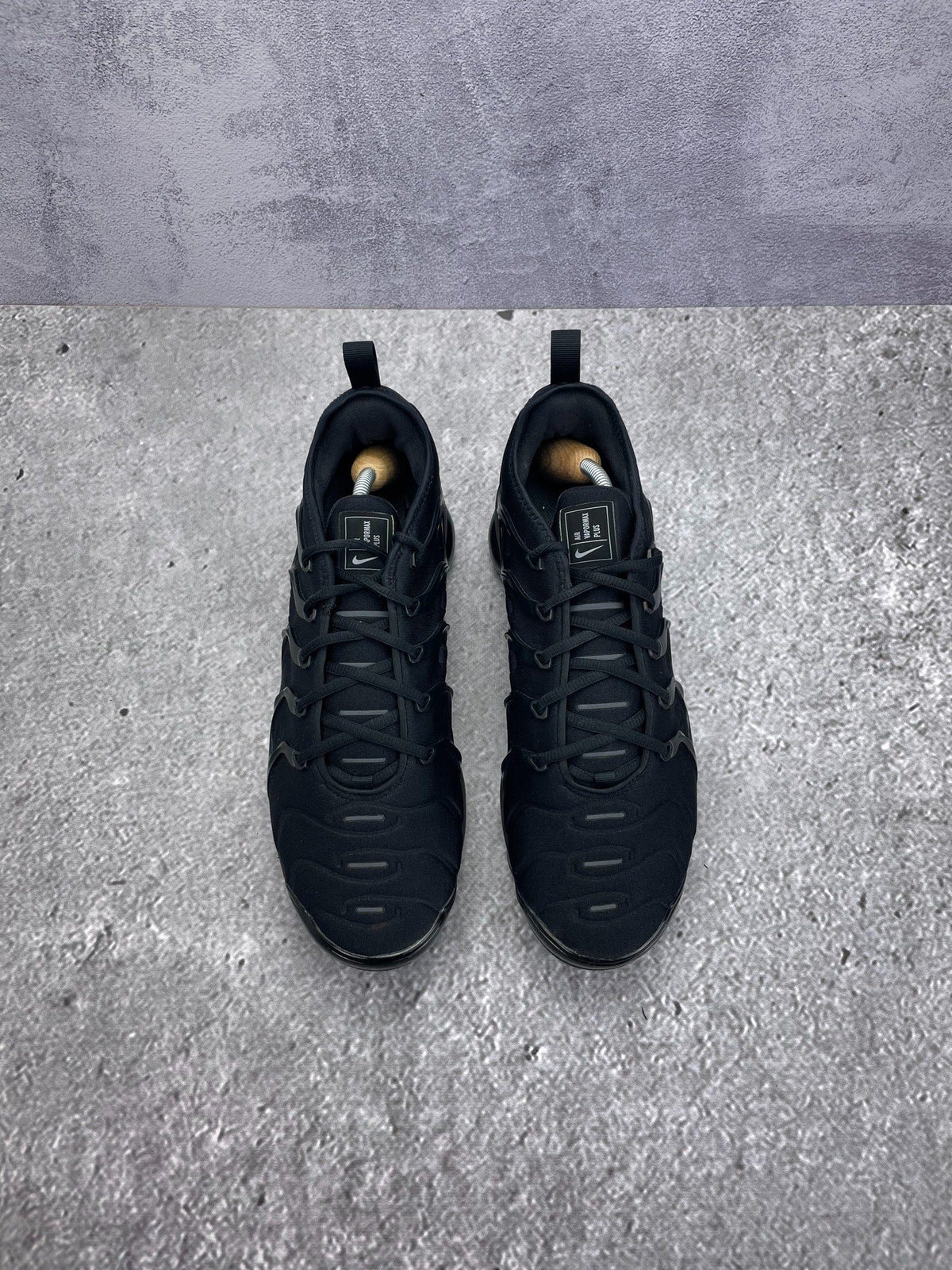 Nike Air VaporMax Plus Triple Black — buty sportowe męskie w bardzo dobrym stanie rozmiar 45.5, podeszwa
