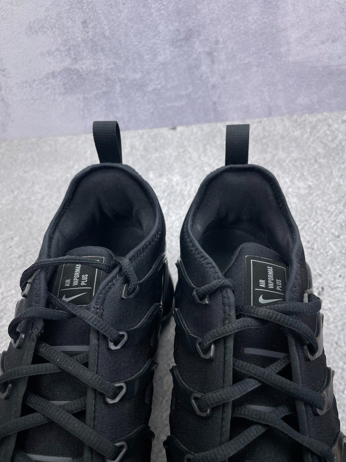 Nike Air VaporMax Plus Triple Black — buty sportowe męskie w bardzo dobrym stanie rozmiar 45.5, opcjonalne zdjęcie 1