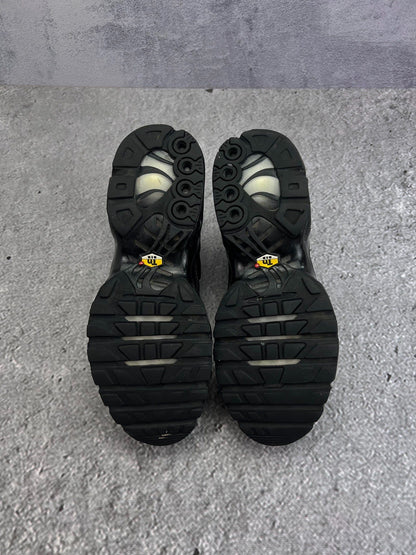 Nike Air Max Plus Triple Black — buty sportowe męskie w bardzo dobrym stanie rozmiar 42, podeszwa